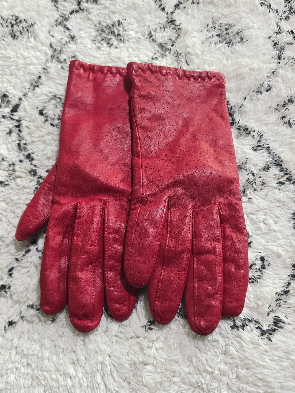 Red Leather Women’s Gloves - Classic Style